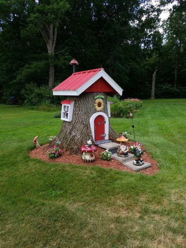 Red Door Stump House