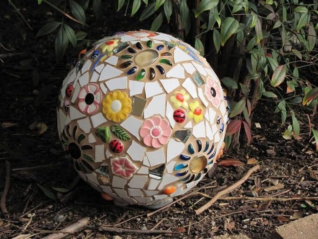 Reflective Garden Spheres