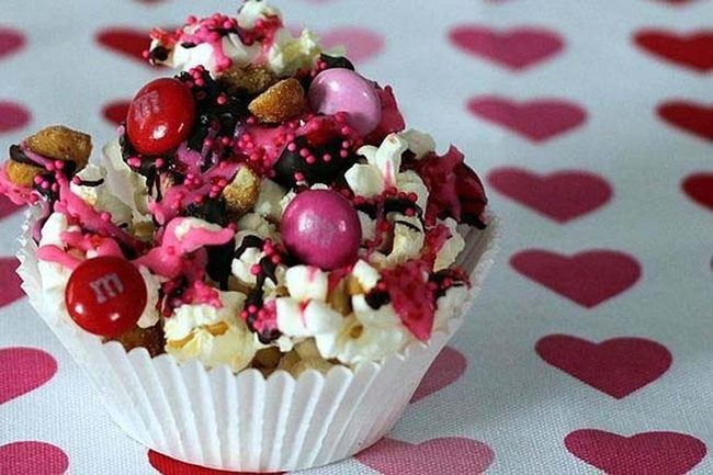 Chocolate Drizzled Popcorn Valentine