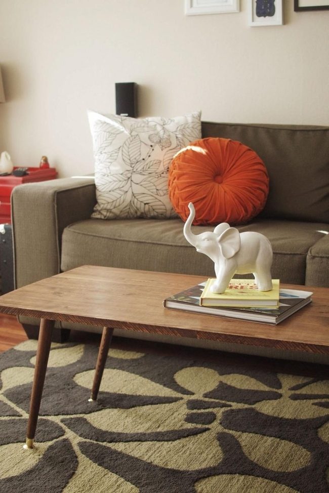 Red Table, Neutral Haven