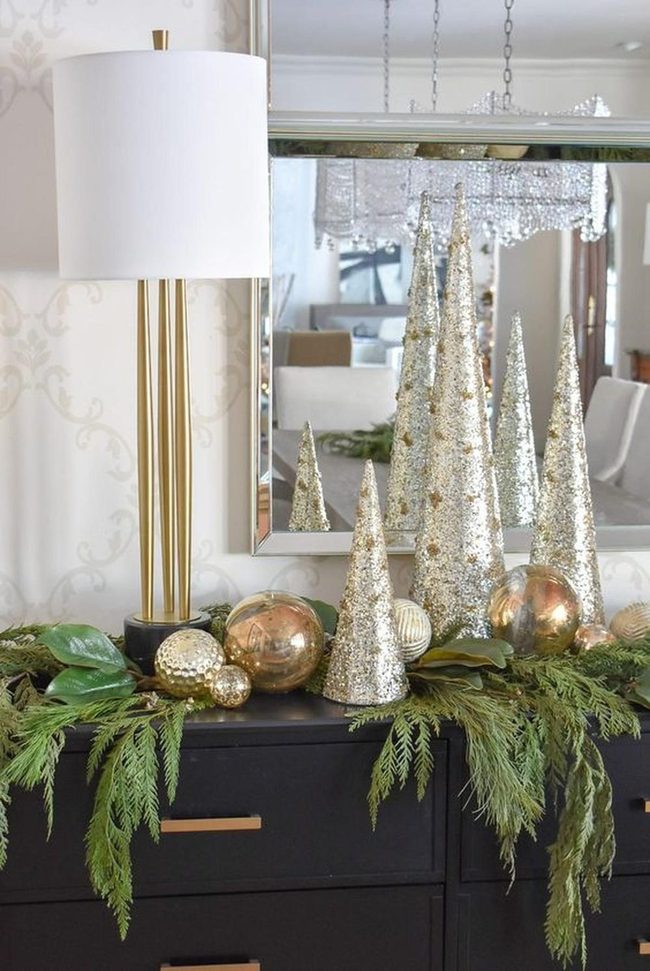 Metallic Pine Sparkle Corner