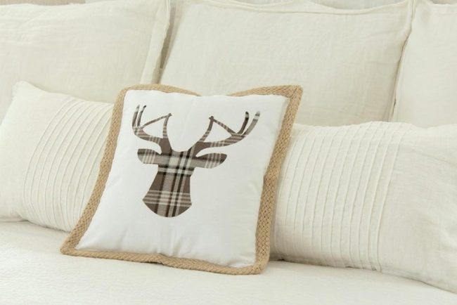 Cream Bedding With Woven Plaid Deer