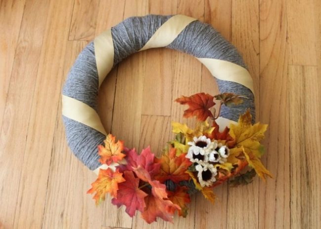 Autumn Red And White Wreath