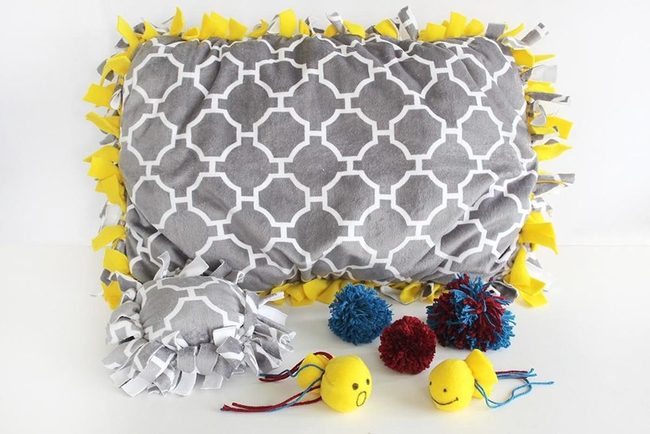 Gray Geometric Pet Nest Yellow Accents