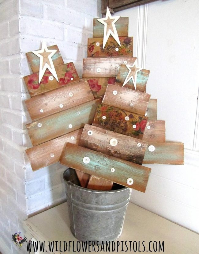 Stacked Pallet Christmas Trees