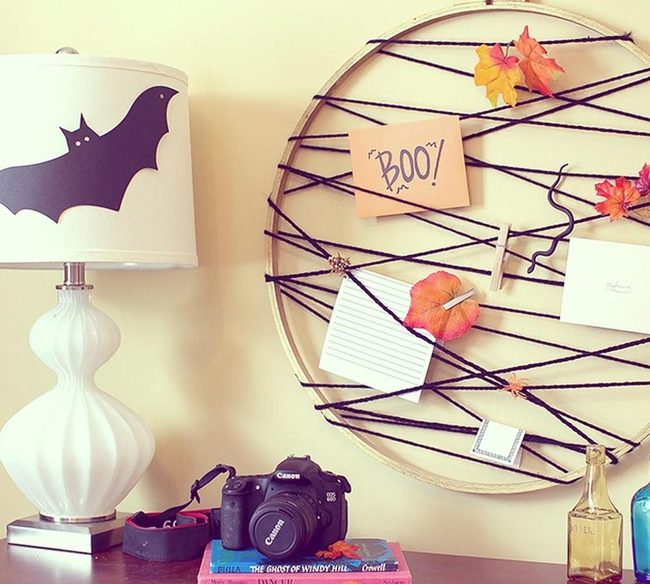 Black String Autumn Circle
