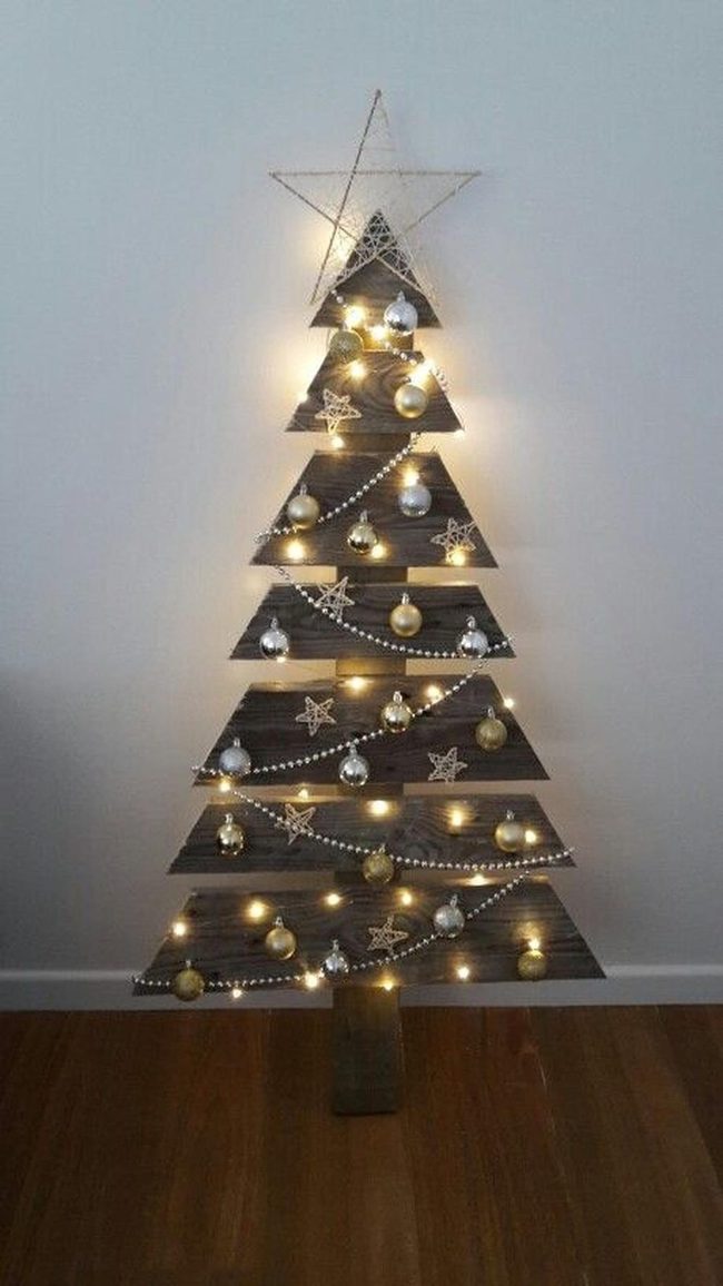 Geometric Wood Tree With Gold Sparkle