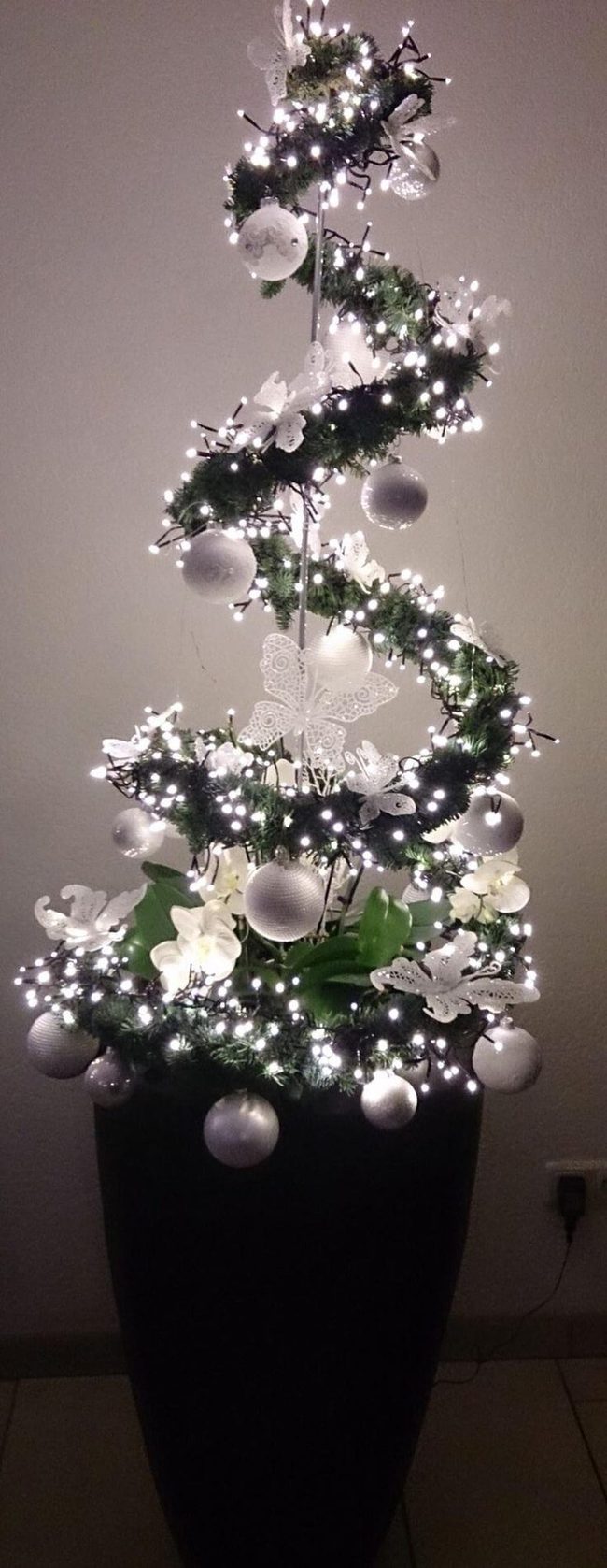 White Tree Winter Lights