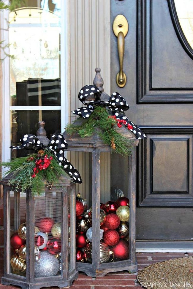 Colorful Ornaments, Fresh Pine Entrance
