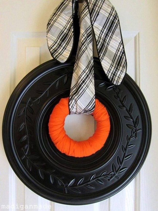 Orange-Centered Black Wreath