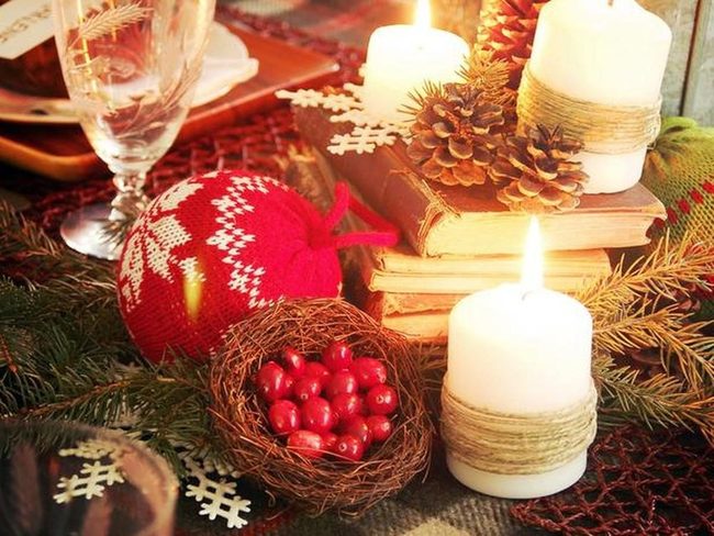 Red Berry Woodland Table