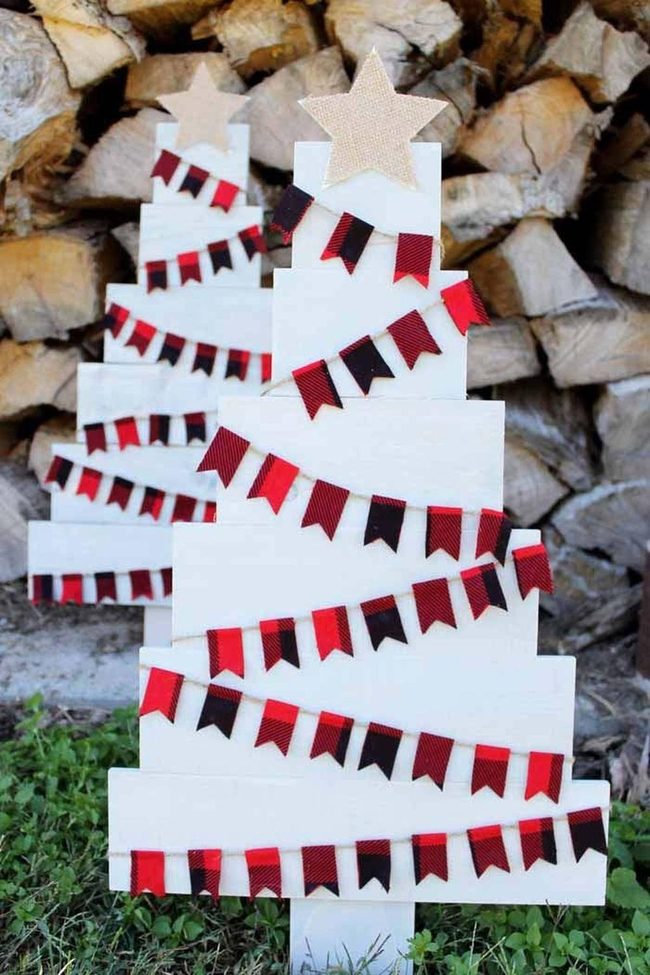 Black And Red Pallet Trees