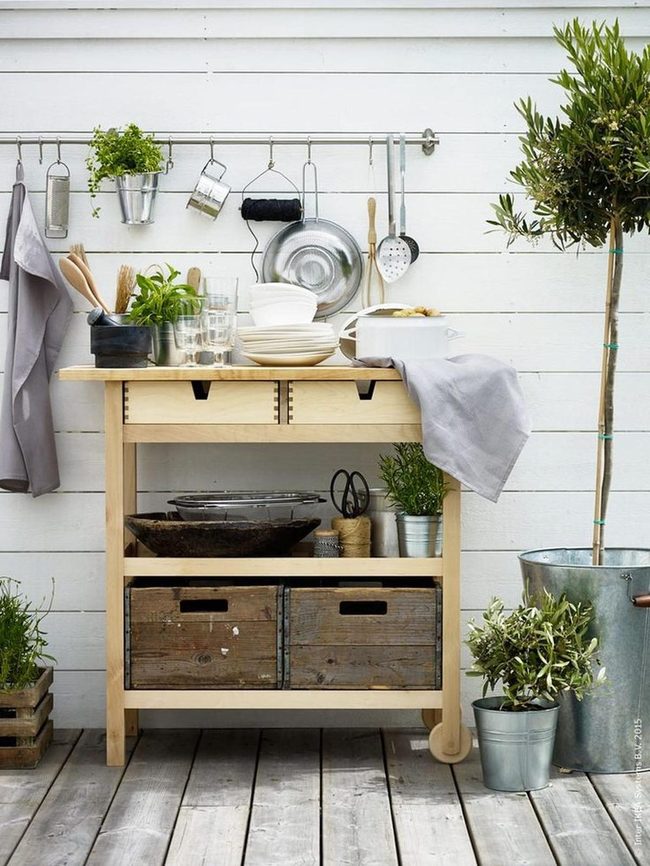 Light Wood Outdoor Kitchen Display