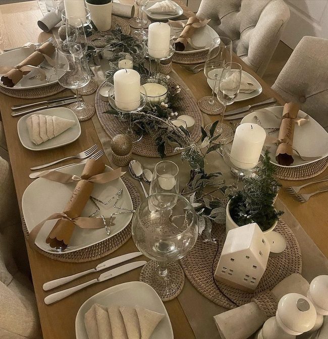 Candlelit Table Elegance