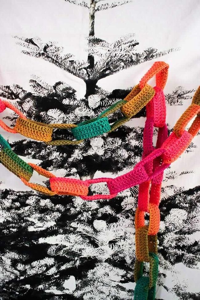Hand-Linked Yarn Chain Heirloom