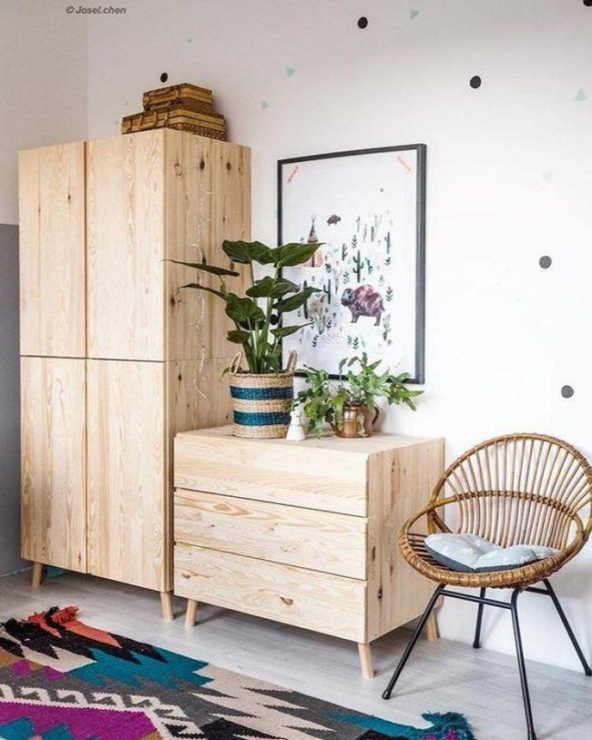 Staggered Pine Solutions With Woven Accents