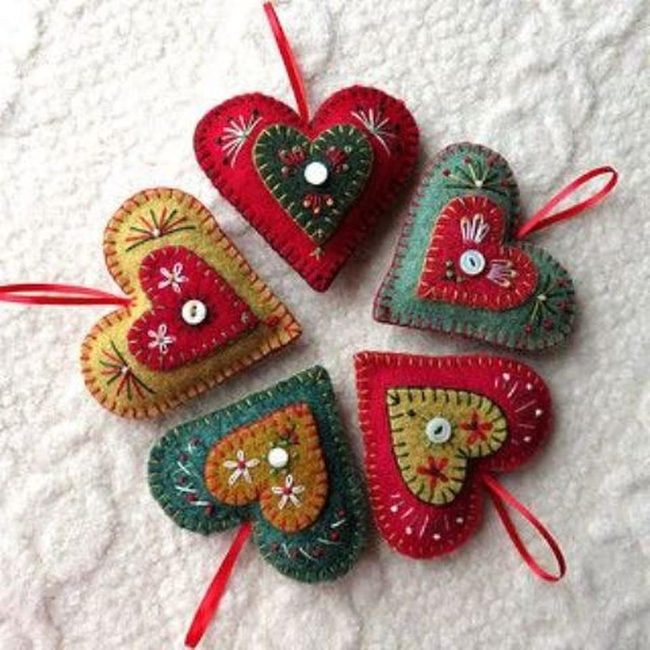 Felt Hearts Rainbow Circle