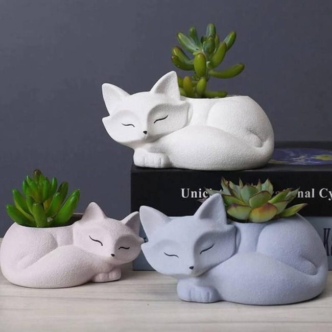Sleeping Fox White Planter