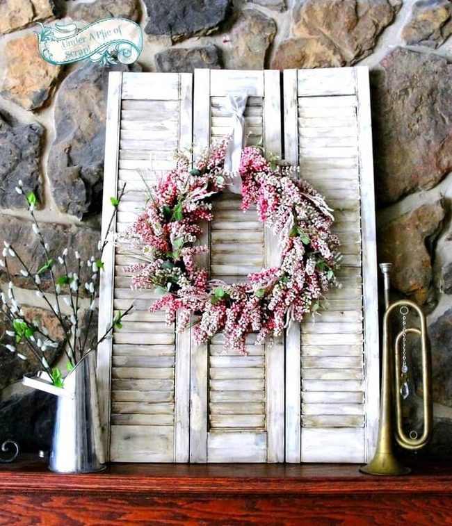 Peeling Shutters Pink Wreath Stone