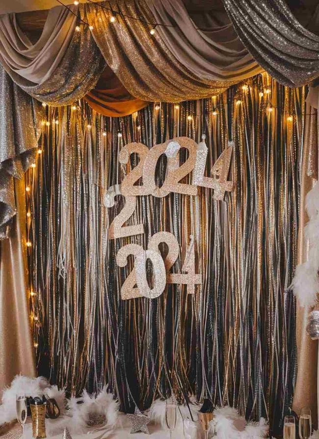 Shimmering Gold Streamers Sparkle