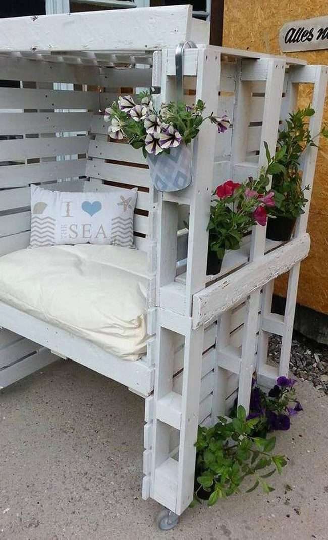 Pallet Green Plant Wall