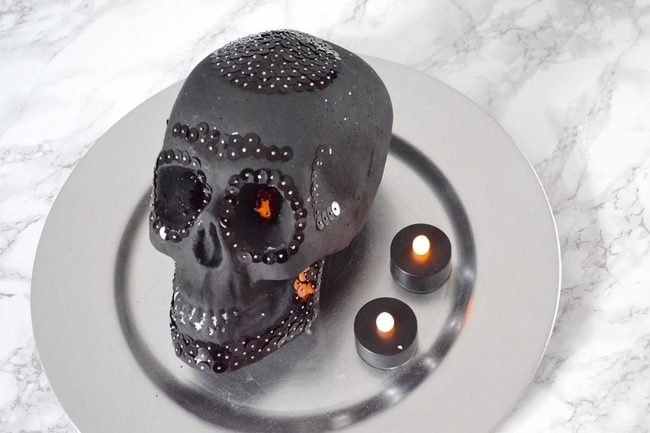 Black Bead Skull Statement