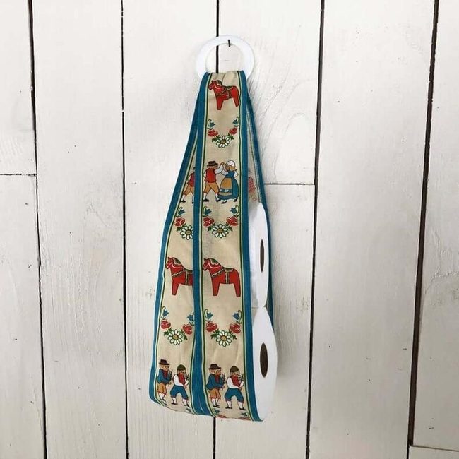 Scandinavian Folk Art Toilet Holder