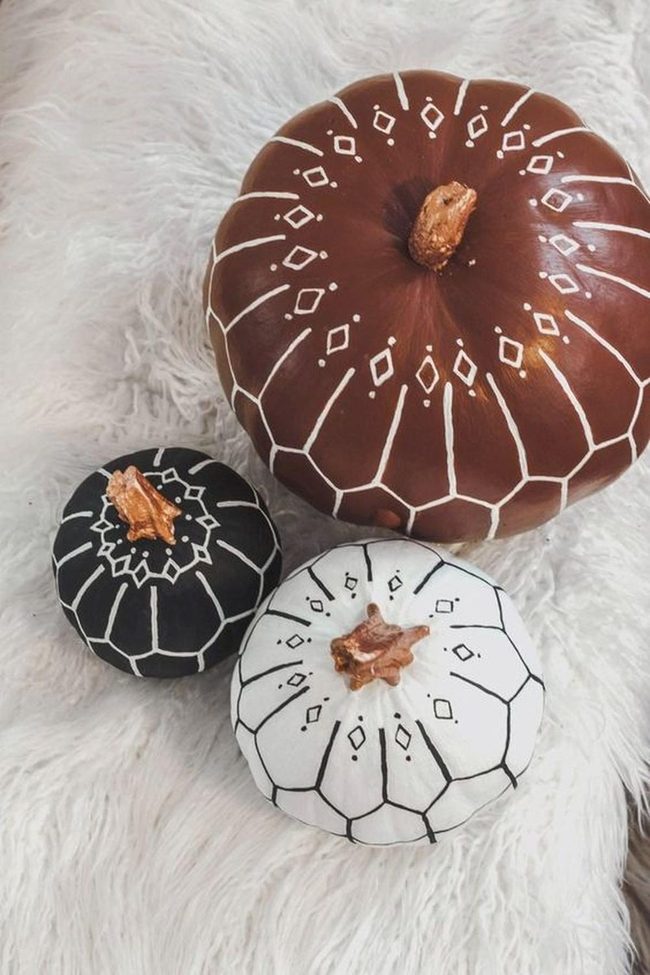 Geometric Pumpkins Gold Stems
