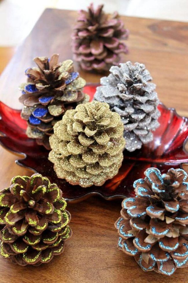 Metallic Pine Cones Brown
