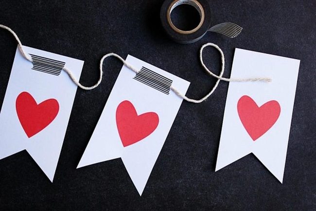 Red Hearts White Flags Pop