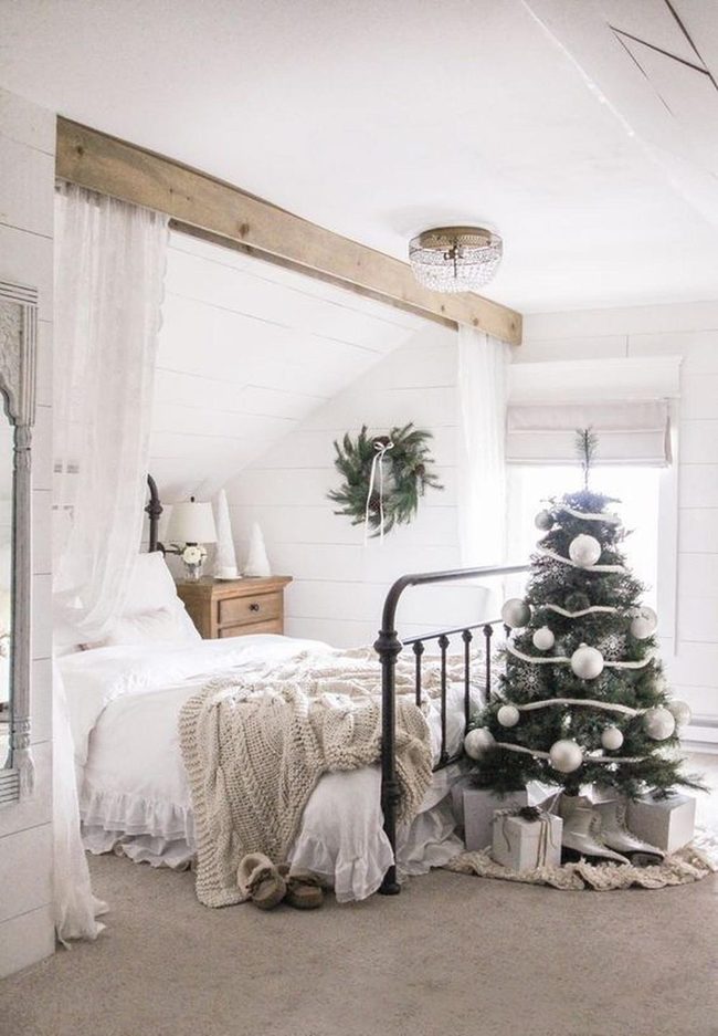 Black Metal Bed, White Winter Room