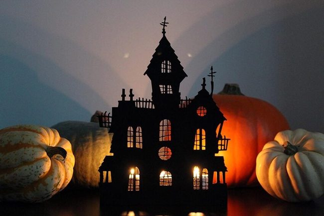 Glowing Haunted House Pumpkin Display