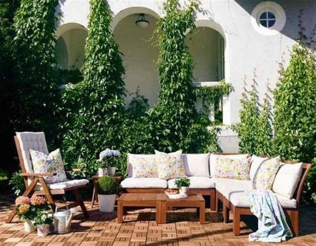 Ivy-Draped Patio Retreat
