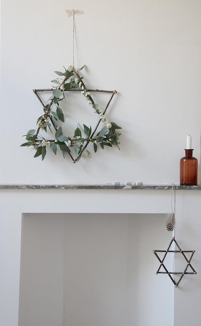 Twig Star Wreath With Fresh Flowers