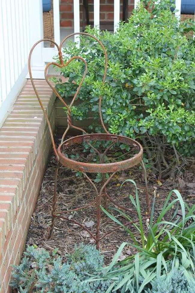 Vintage Heart Chair Garden Retreat
