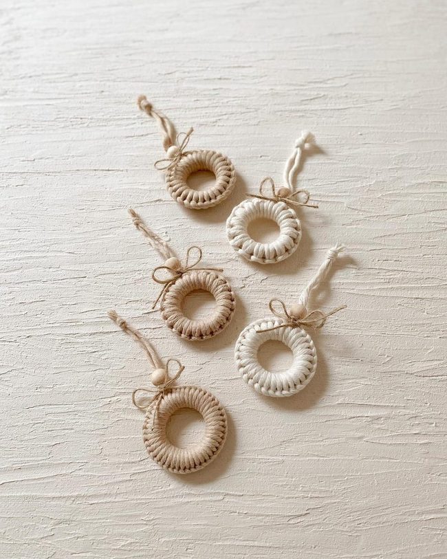 Beige Knotted Fiber Wreaths