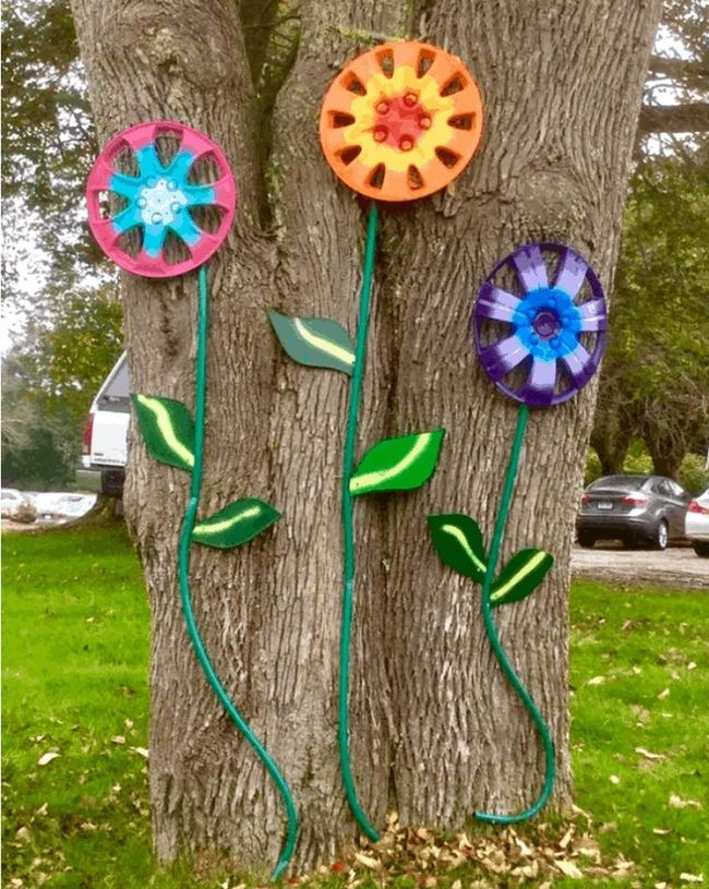 Painted Hubcap Flowers With Marble Petals