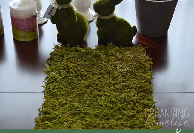 Green Moss Runners With Ceramic Pots