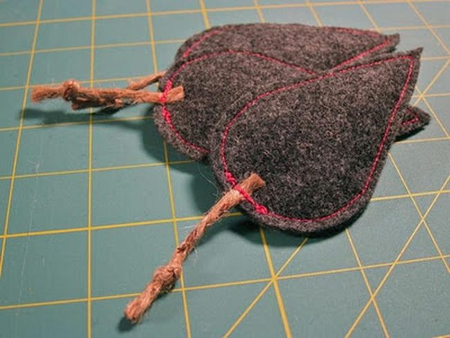 Felt Hearts Red Stitching Green Mat