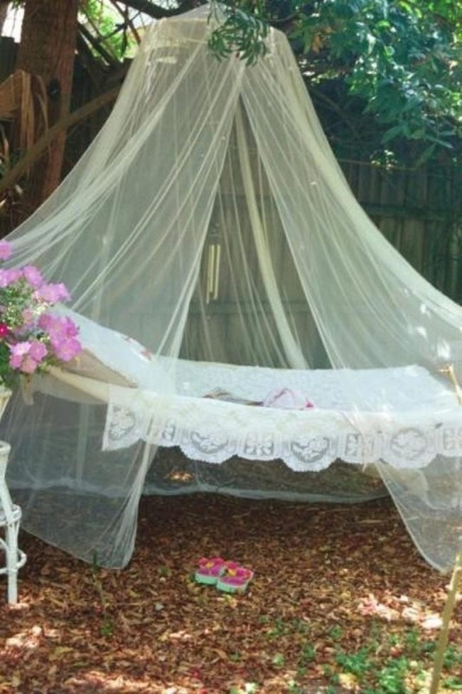 White Lace Hammock Garden