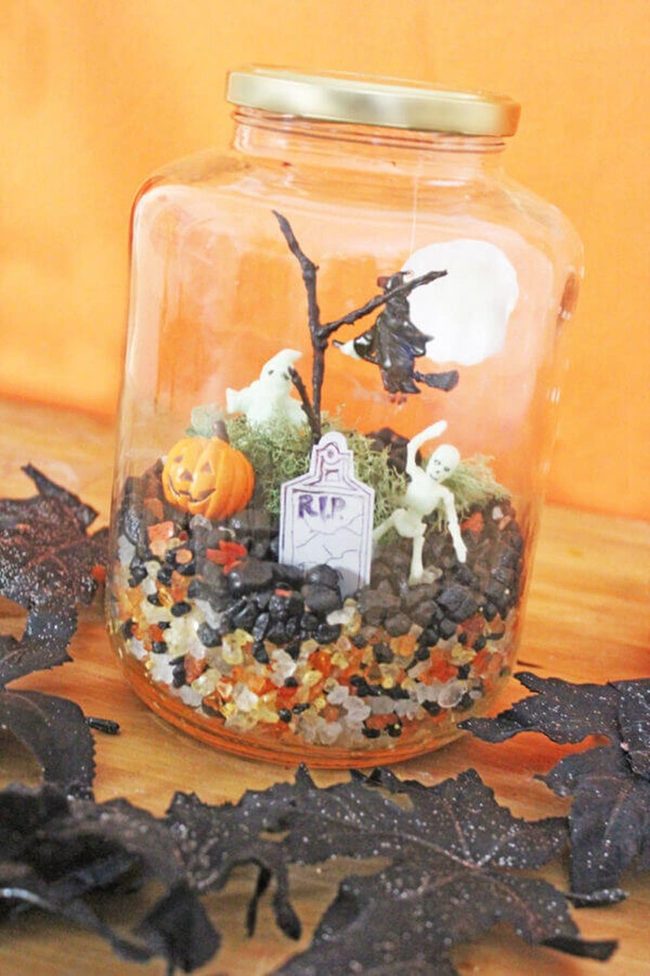 Glowing Mason Jar Halloween