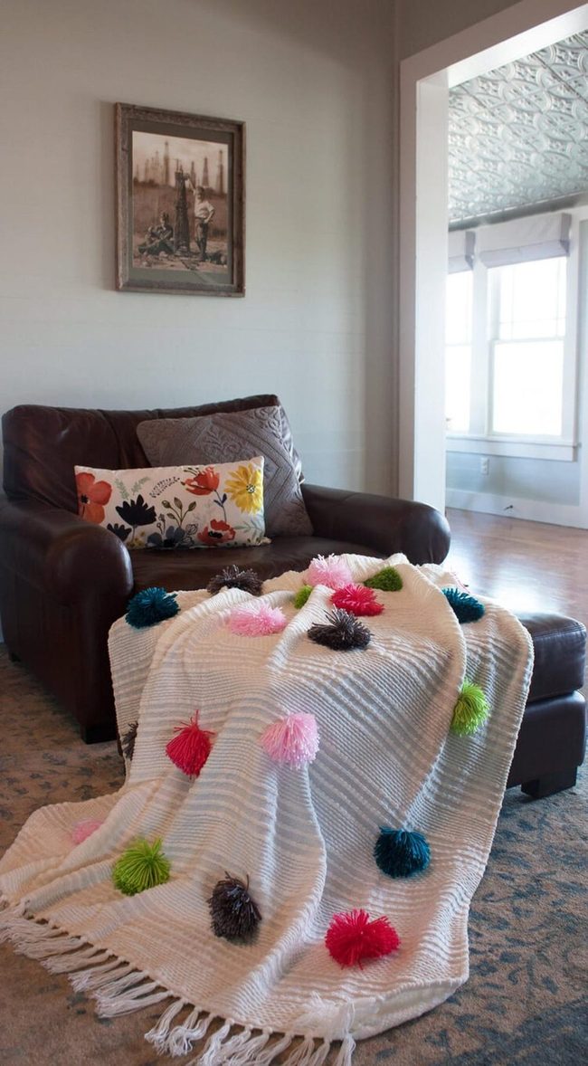 Pom Pom Rainbow Blanket