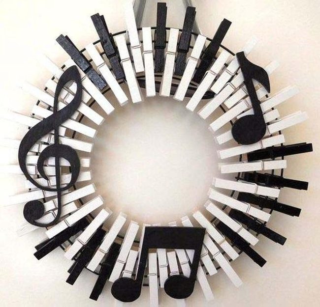 Piano Keys Music Wreath