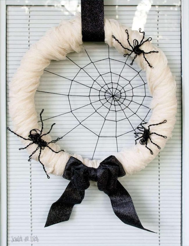 Black Spider Web Wreath