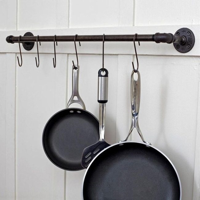 Black Pans, White Walls