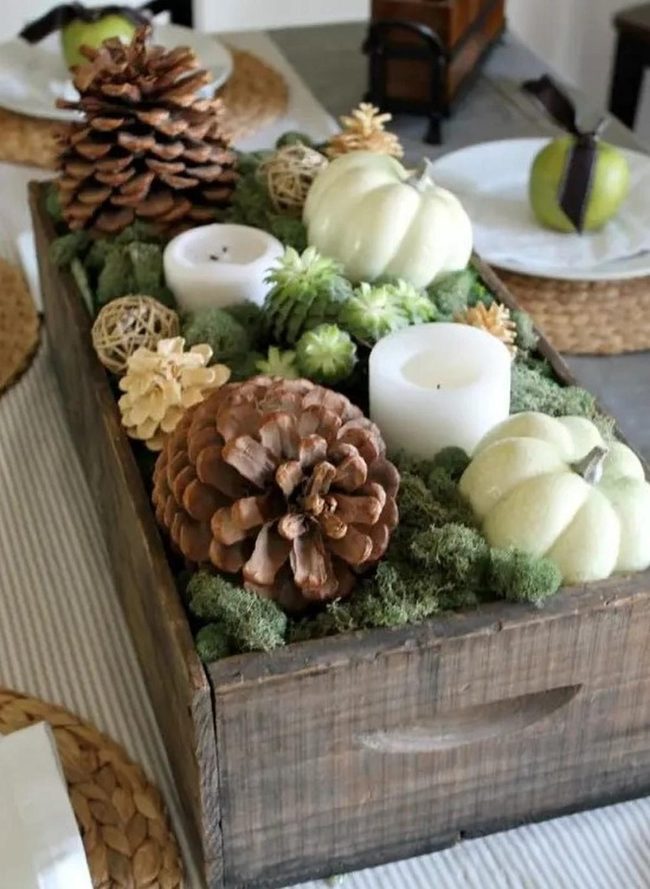 Pinecone And Moss Table