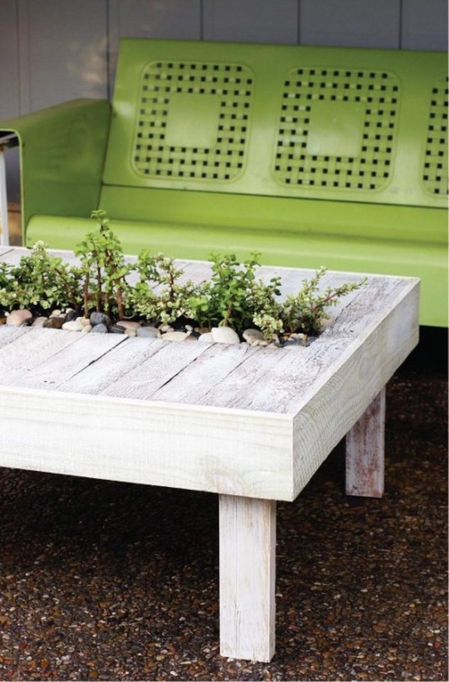 Emerald Benches Stone Garden