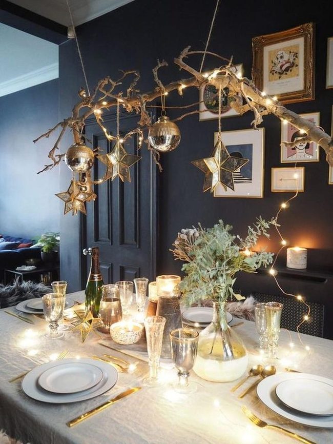 Dark Walls Gold Candlelight