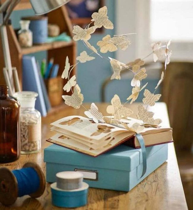 Vintage Pages, Fluttering Wings