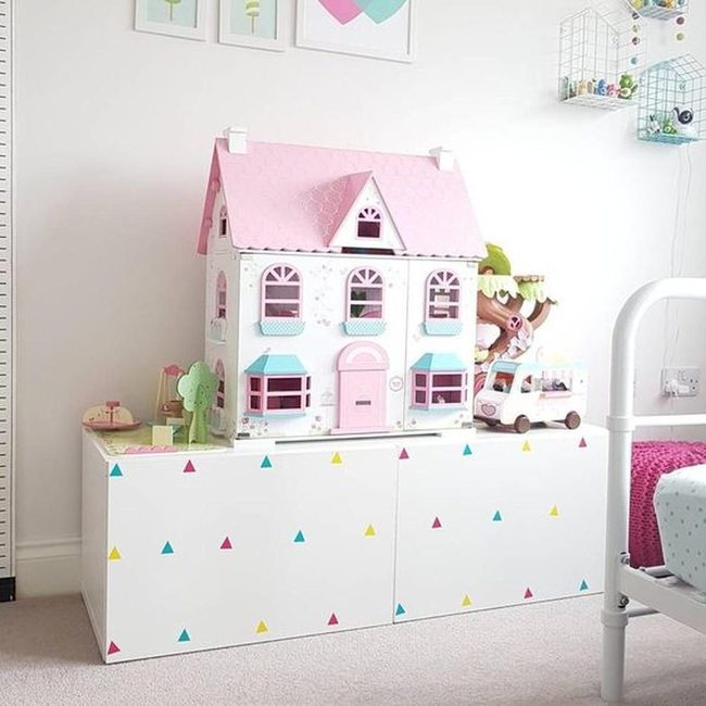 Pink Dollhouse Children'S Room